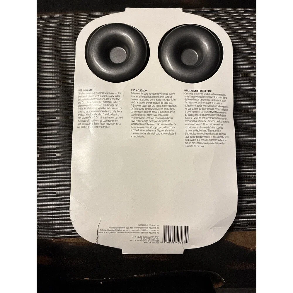 Wilton Doughnut Treat Pan Bakeware Mold 6 Individual Donuts Cavity 12